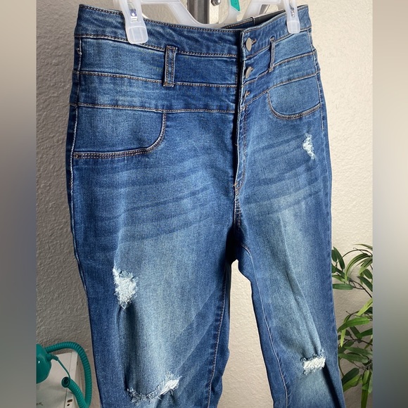 Hi-Waist Skinny Jeans 👖 - Picture 10 of 10